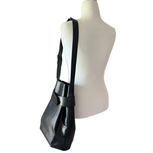 Auth LOUIS VUITTON Epi Noir Tilsitt M52482 Ladies Shoulder  Authentic Vintage Louis Vuitton Noir Epi Leather Shoulder Bag France 1991 Luxury